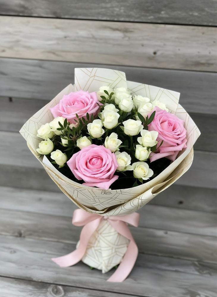 Букет цветов из: Розы в Обушково