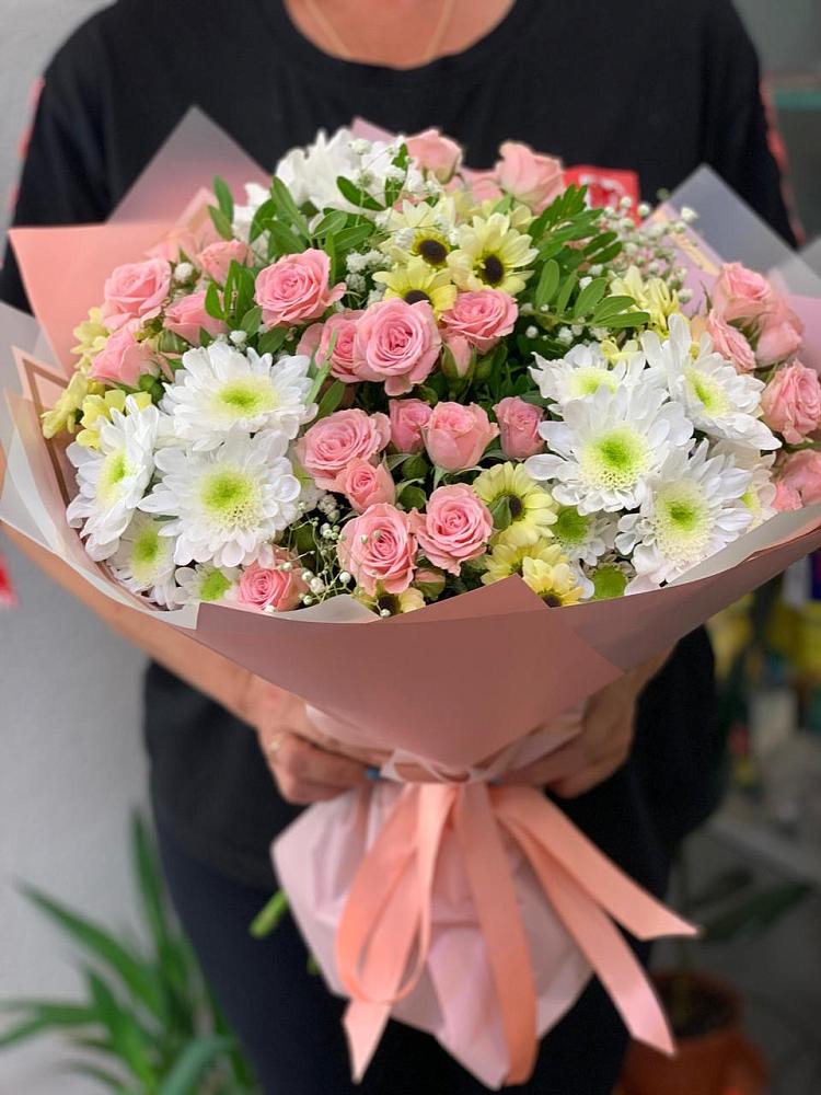 Букет цветов из: Розы и Хризантемы в Обушково
