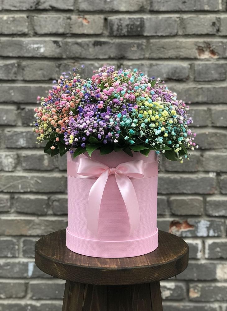 Цветочная композиция из Гипсофила и Розы в шляпной коробке в Обушково
