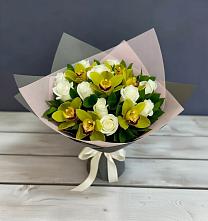 Букет цветов из:  Орхидеи и Розы в Обушково