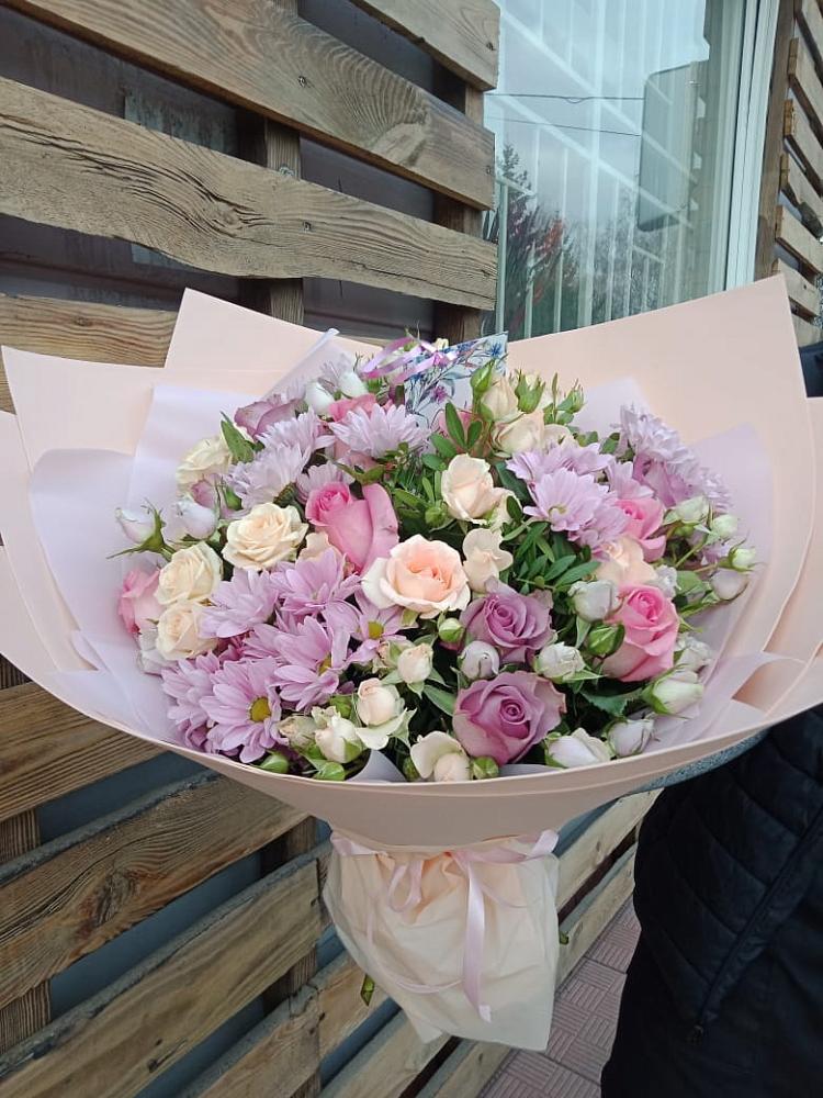 Букет цветов из: Розы и Хризантемы в Обушково