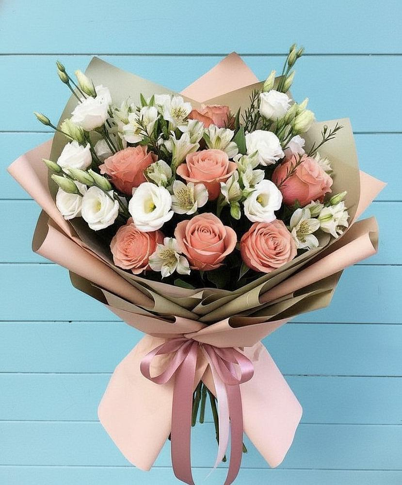 Букет цветов из: Розы, Альстромерии и Лизиантусы в Обушково