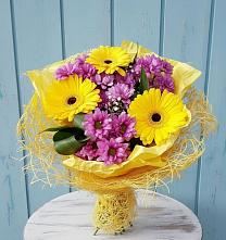 Букет цветов из:  Хризантемы и Герберы в Обушково