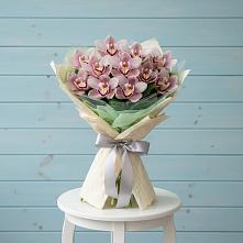 Букет цветов из:  Орхидеи и Розы в Обушково