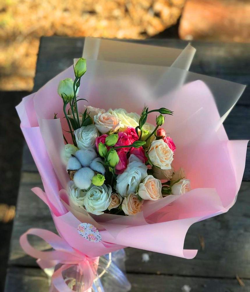 Букет цветов из: Розы и Лизиантусы в Обушково