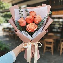 Букет цветов из:  Розы в Обушково