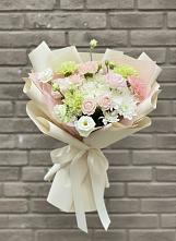 Букет цветов из:  Гвоздики, Розы, Лизиантусы и Хризантемы #REPLACE_PRED# Обушково