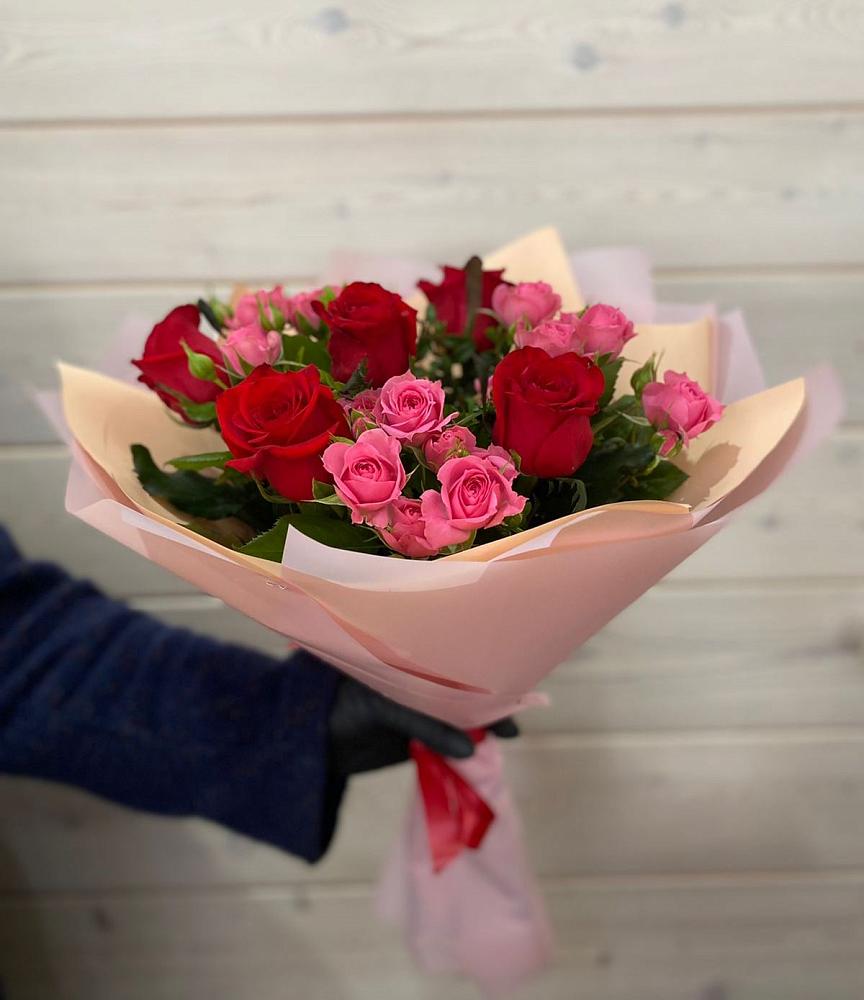 Букет цветов из: Розы в Обушково