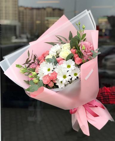 Букет цветов из: Розы, Лизиантусы и Хризантемы в Обушково
