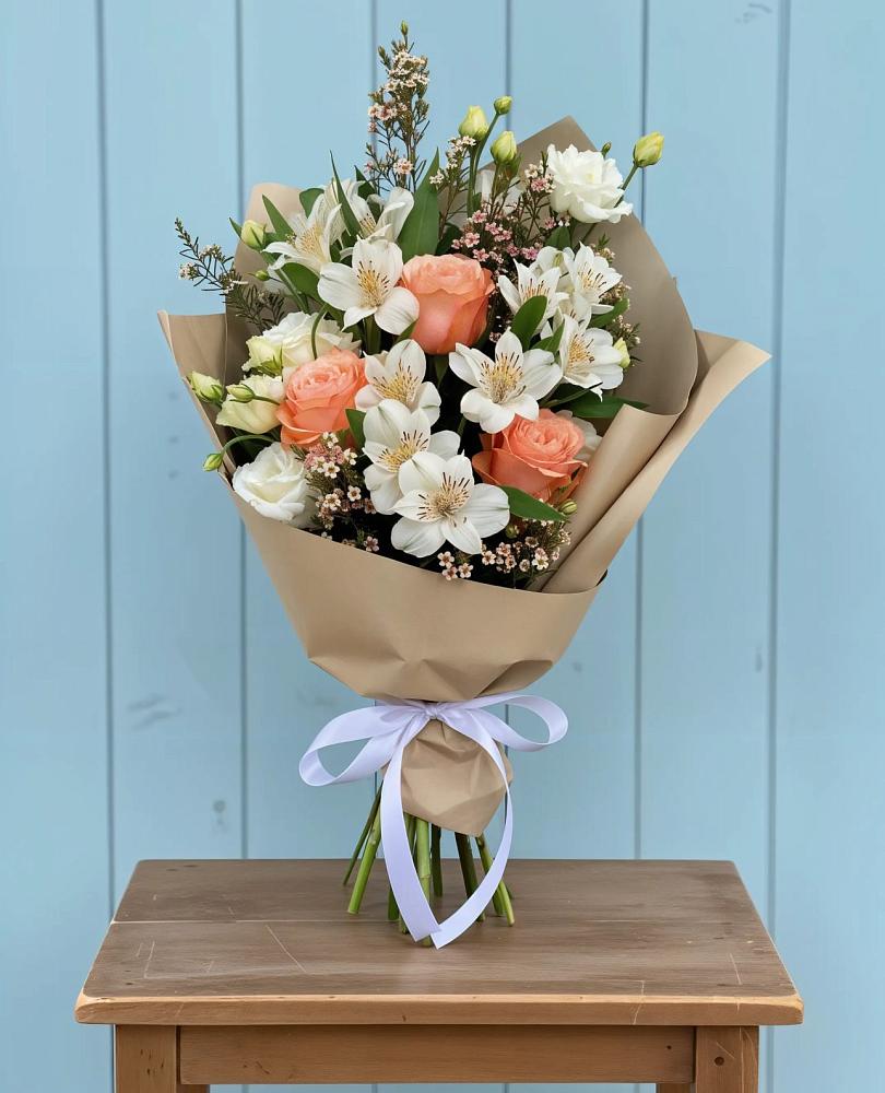 Букет цветов из: Альстромерии, Лизиантусы, Розы и Хризантемы в Обушково