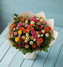 Букет Микс из разноцветных кустовых роз в Обушково