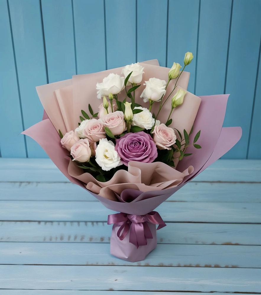 Букет цветов из: Розы и Лизиантусы в Обушково