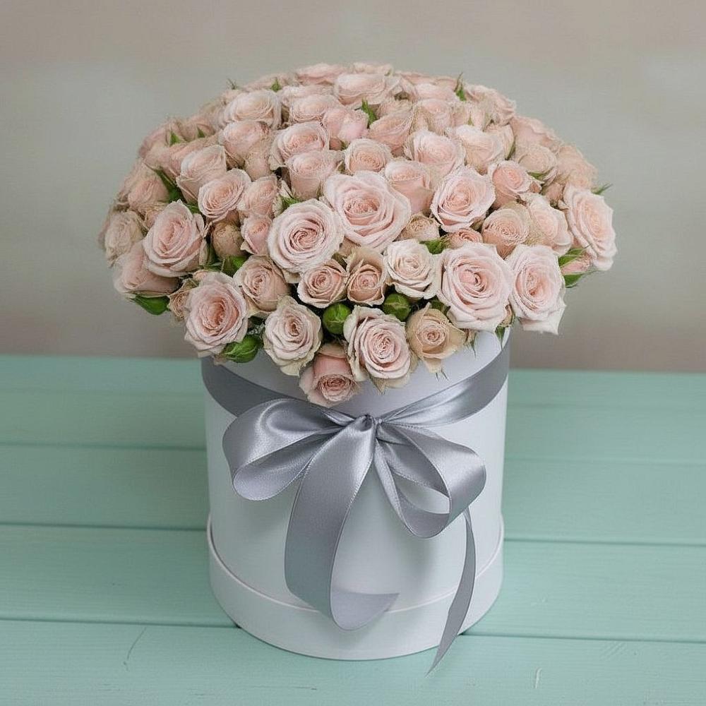 Цветочная композиция из Розы в шляпной коробке в Обушково