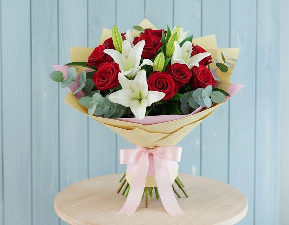 Букет цветов из: Лилии и Розы в Обушково